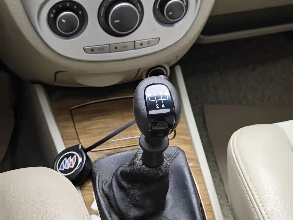 Buick Buick Excelle 2015 1.5L Manual Classic Edition 2015 - thumbnail 17
