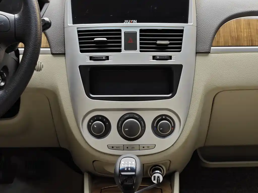 Buick Buick Excelle 2015 1.5L Manual Classic Edition 2015 - thumbnail 18