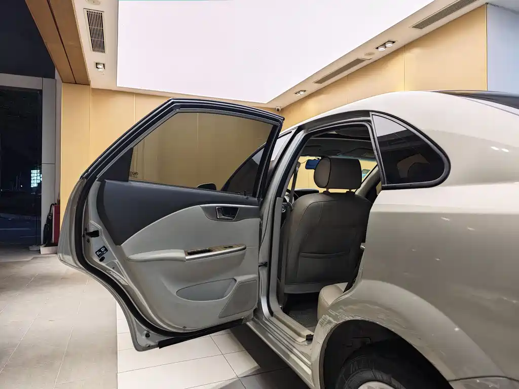 Buick Buick Excelle 2015 1.5L Manual Classic Edition 2015 - thumbnail 20