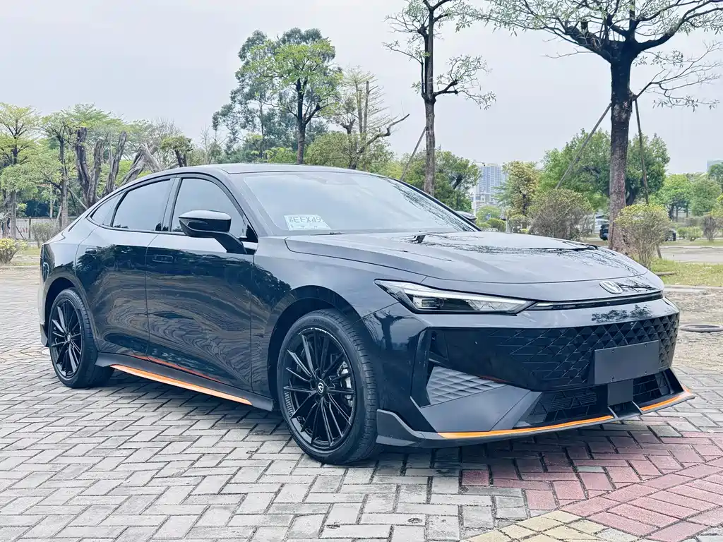 Changan Changan UNI-V 2024 1.5T Premium Sport Edition 2024 - thumbnail 3