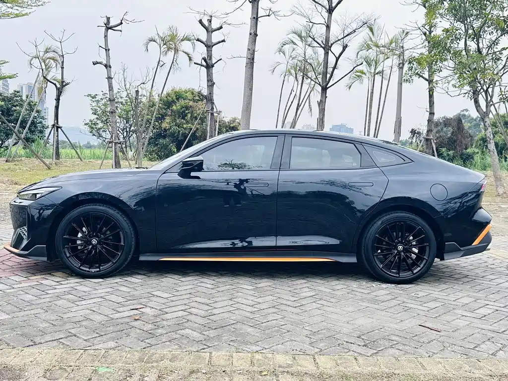 Changan Changan UNI-V 2024 1.5T Premium Sport Edition 2024 - thumbnail 5