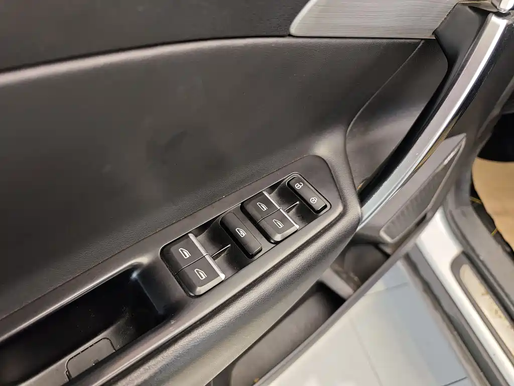 Geely Auto Geely Boyue 2016 1.8TD Automatic Smart Connect Edition 2018 - thumbnail 9