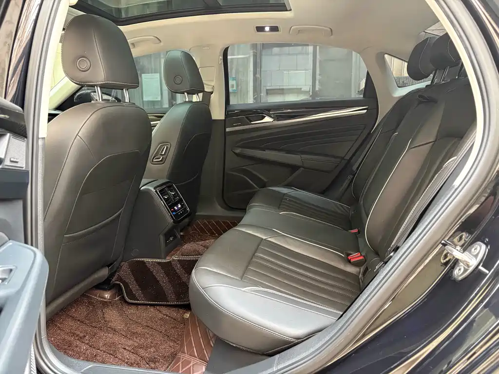 Volkswagen Volkswagen Passat 2022 330TSI Elite Starry Sky Edition 2023 - thumbnail 11