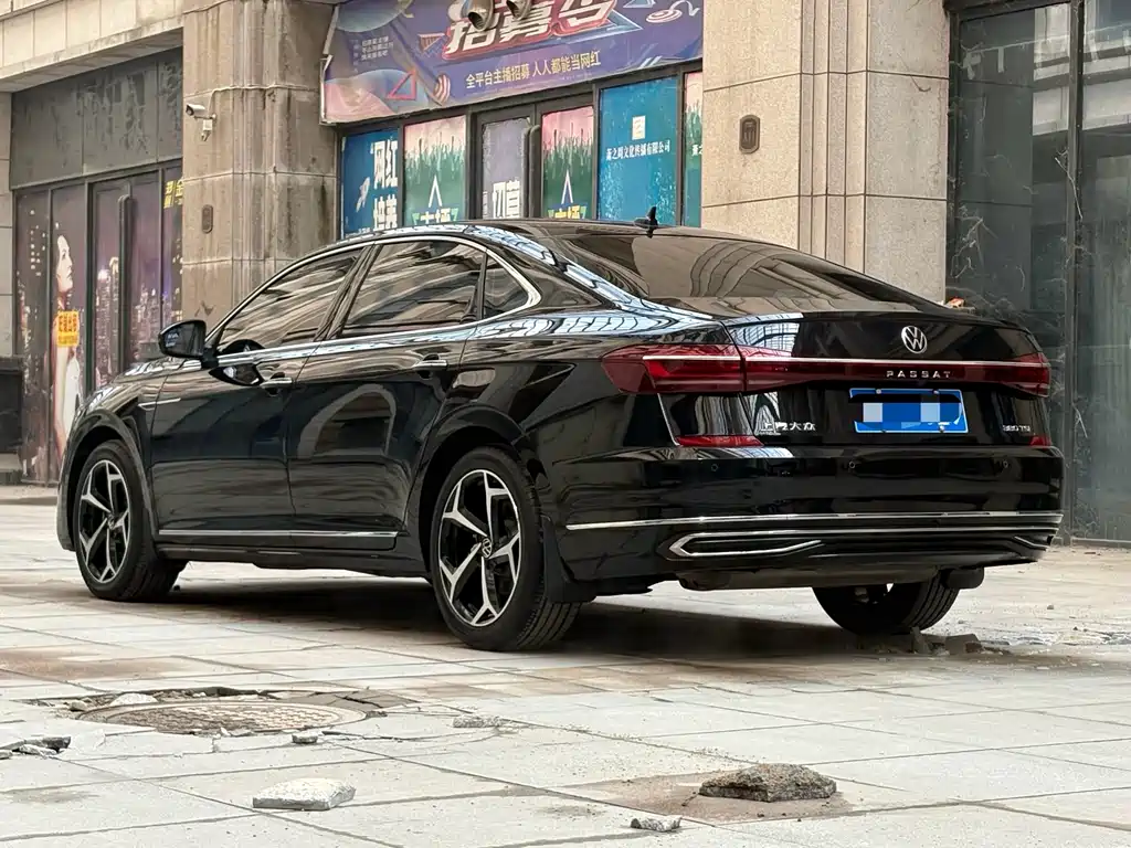 Volkswagen Volkswagen Passat 2022 330TSI Elite Starry Sky Edition 2023 - thumbnail 15