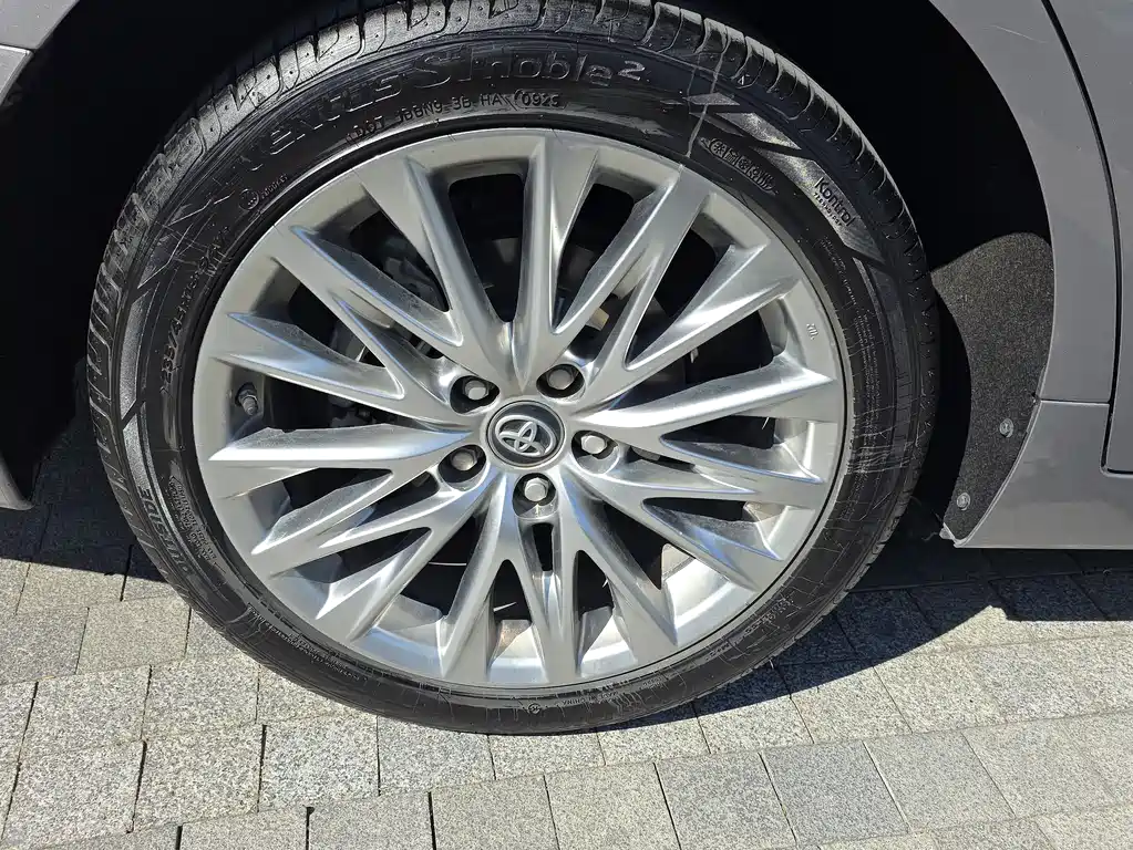 Toyota Toyota Avalon 2023 Hybrid 2.5L XLE Premium Edition 2023 - thumbnail 4