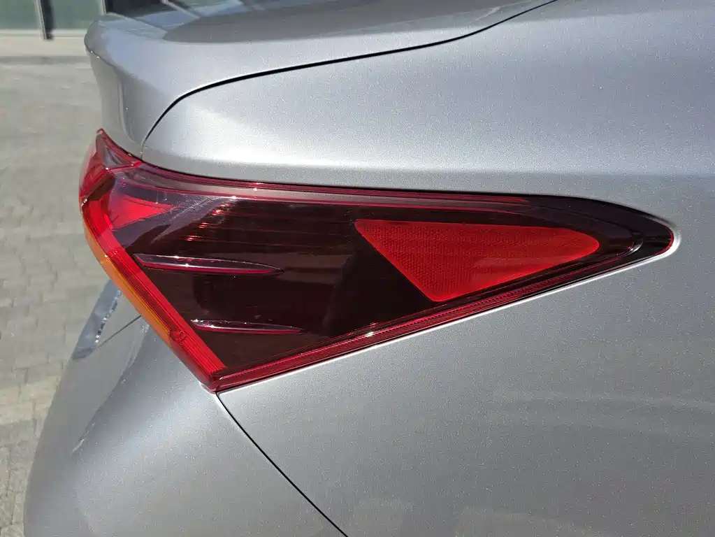 Toyota Toyota Avalon 2023 Hybrid 2.5L XLE Premium Edition 2023 - thumbnail 6