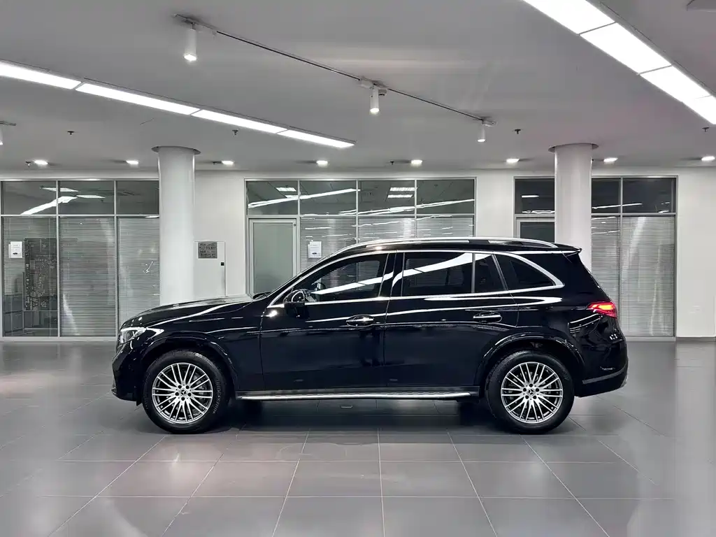 Mercedes-Benz Mercedes-Benz GLC 2024 GLC 300 L 4MATIC Dynamic Model 5-Seat 2024 - thumbnail 7