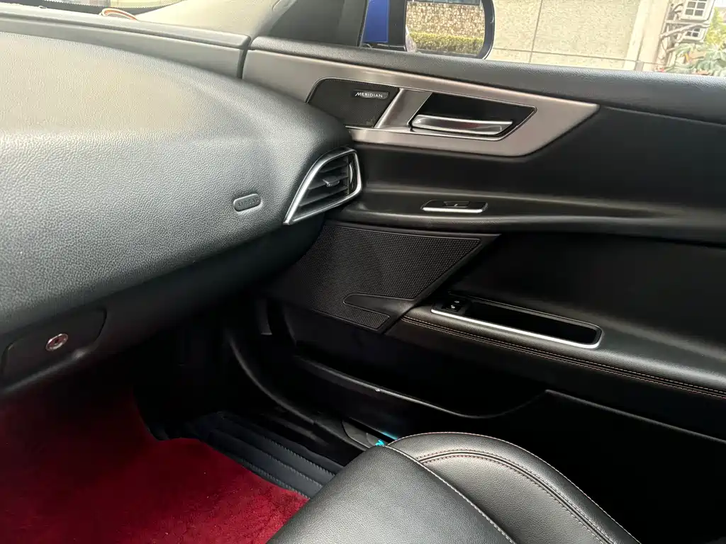 Jaguar Jaguar XEL 2019 2.0T 200PS Premium Edition 2019 - thumbnail 4
