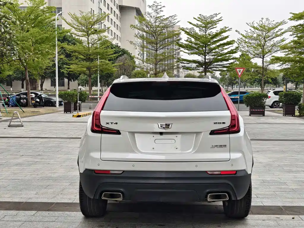 Cadillac Cadillac XT4 2020 28T FWD Technology Edition 2021 - thumbnail 4