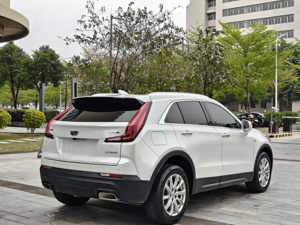 Cadillac Cadillac XT4 2020 28T FWD Technology Edition 2021 - thumbnail 5