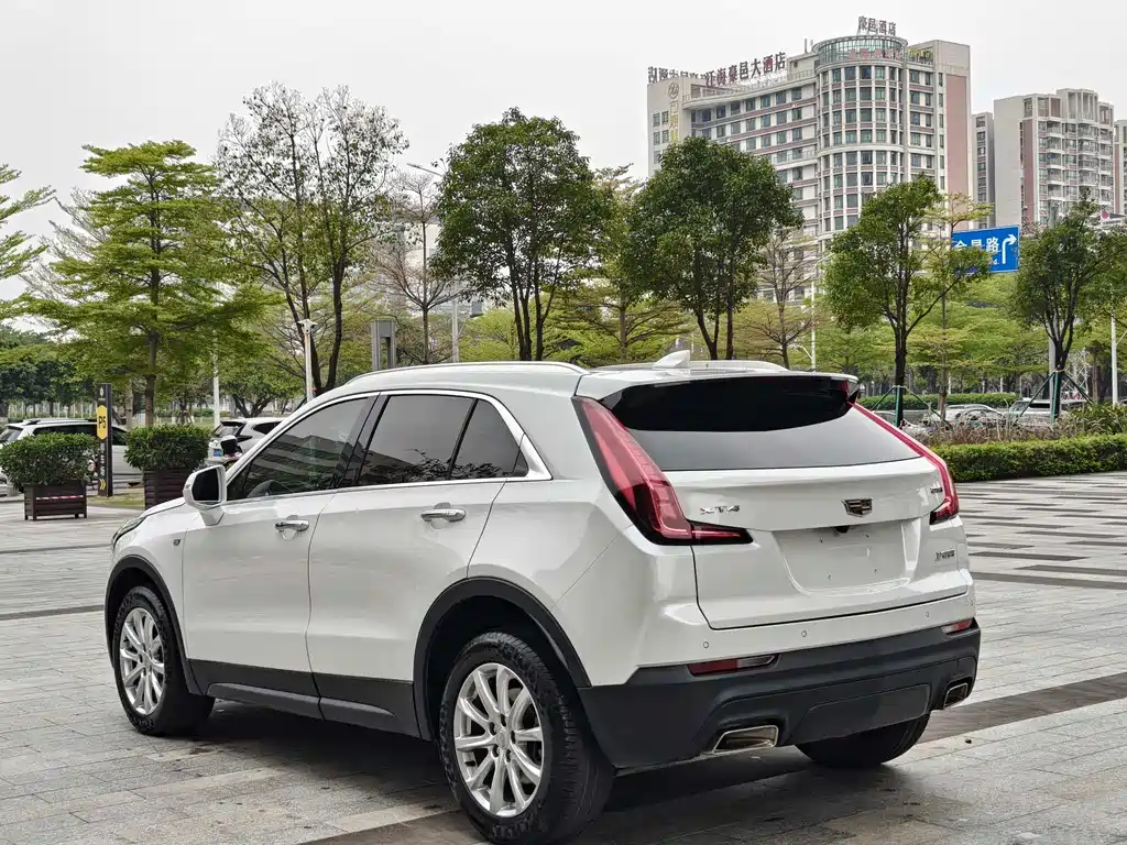 Cadillac Cadillac XT4 2020 28T FWD Technology Edition 2021 - thumbnail 6