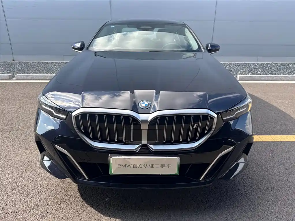 BMW BMW i5 2024 eDrive 35L M Sport Package 2025 - thumbnail 2