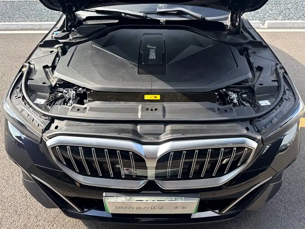 BMW BMW i5 2024 eDrive 35L M Sport Package 2025 - thumbnail 8