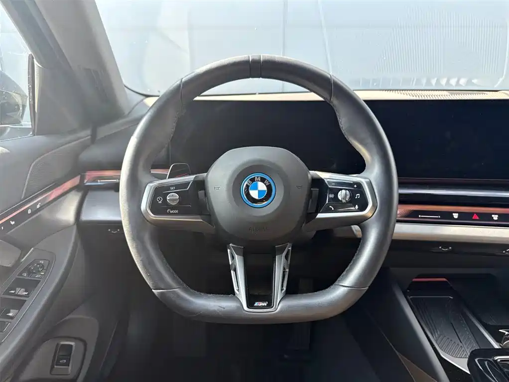 BMW BMW i5 2024 eDrive 35L M Sport Package 2025 - thumbnail 14