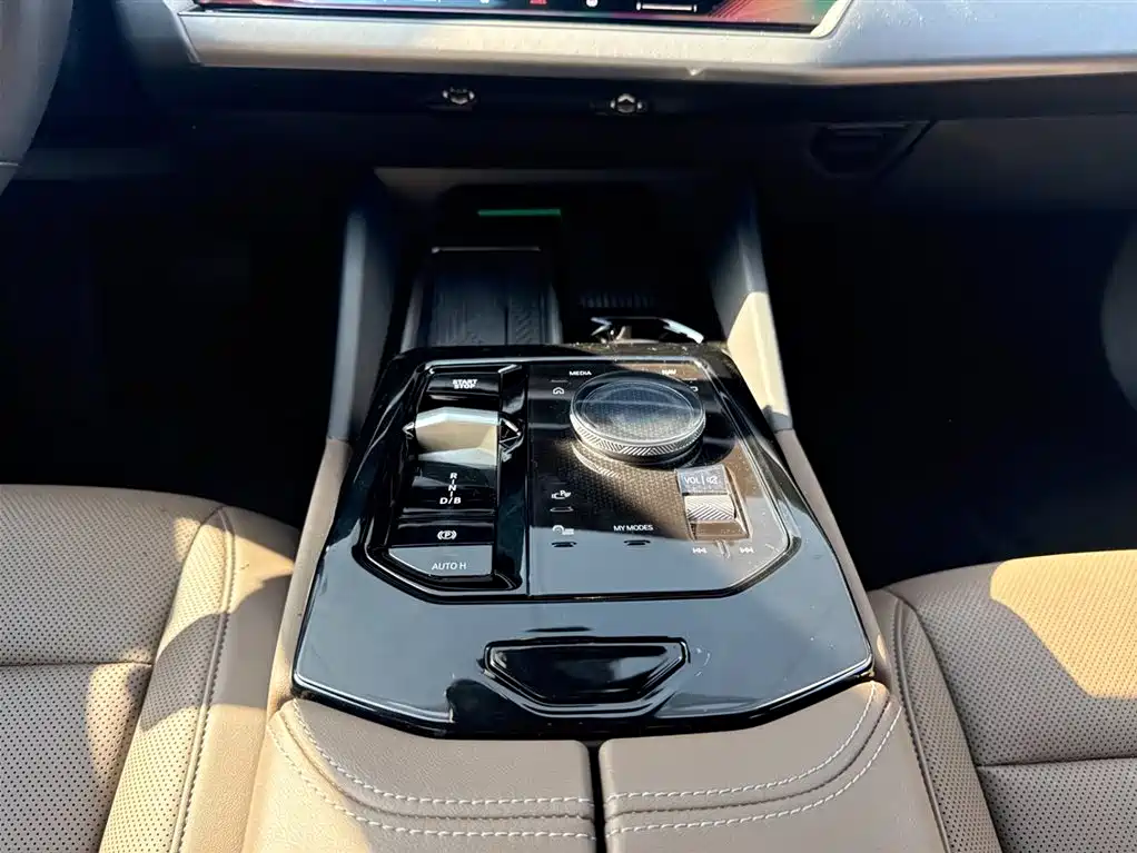 BMW BMW i5 2024 eDrive 35L M Sport Package 2025 - thumbnail 16
