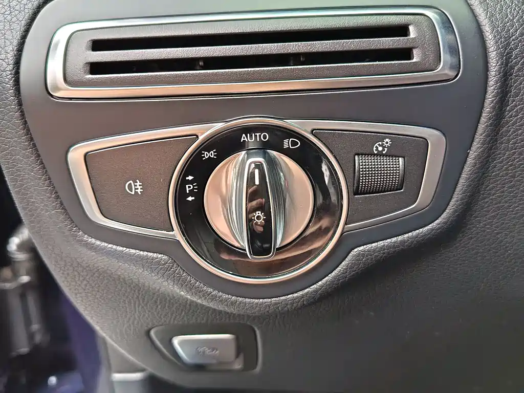 Mercedes-Benz Mercedes-Benz GLC 2016 GLC 260 4MATIC Sport Edition 2016 - thumbnail 11