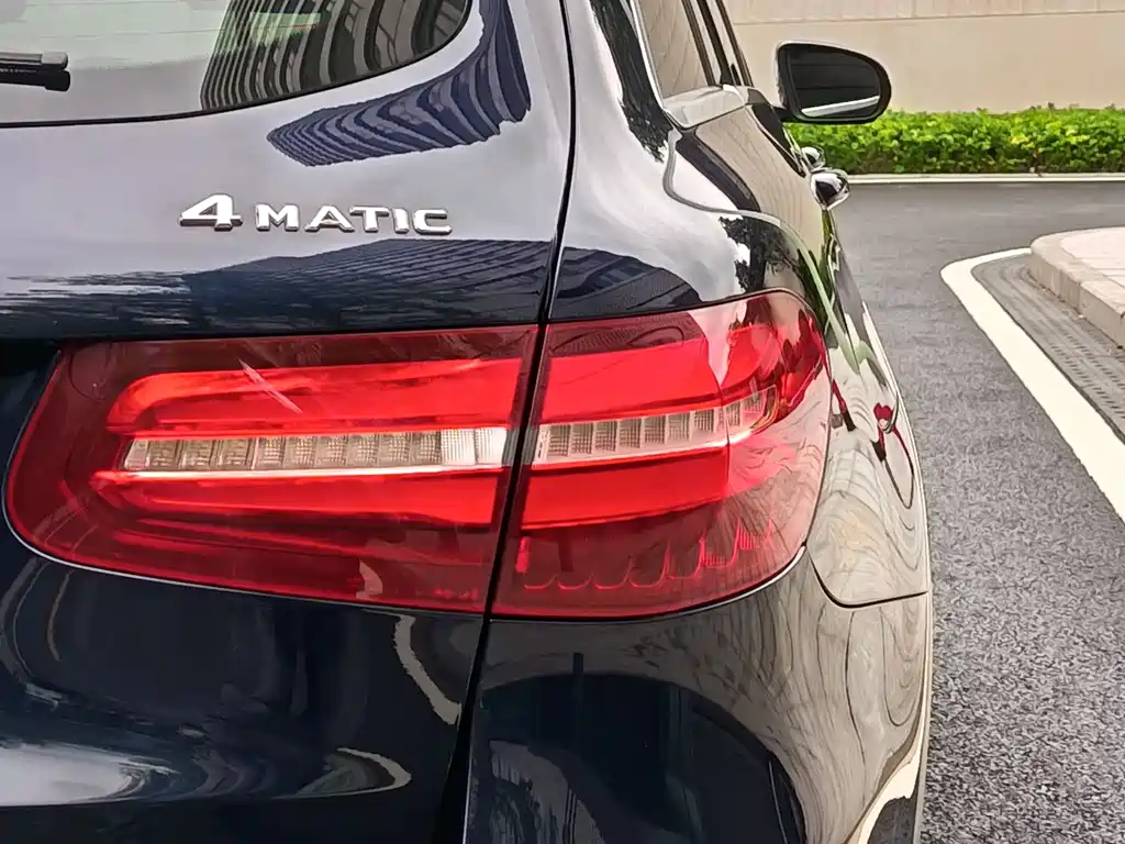 Mercedes-Benz Mercedes-Benz GLC 2016 GLC 260 4MATIC Sport Edition 2016 - thumbnail 16