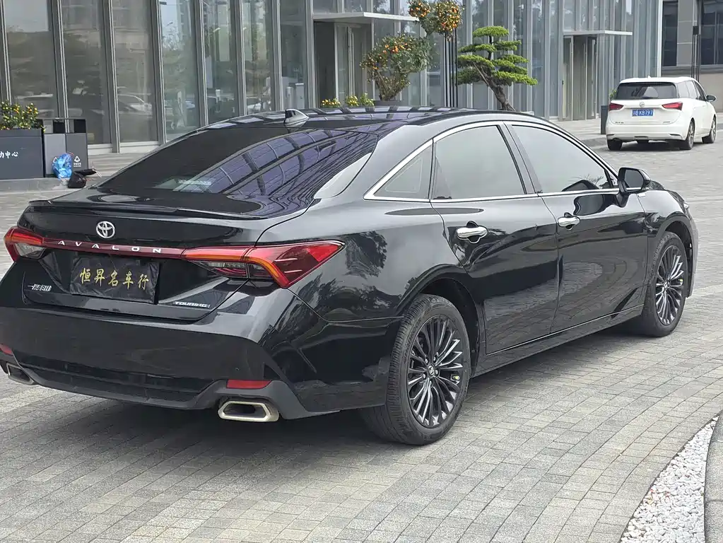 Toyota Toyota Avalon 2023 2.5L Touring Premium Edition 2023 - thumbnail 4