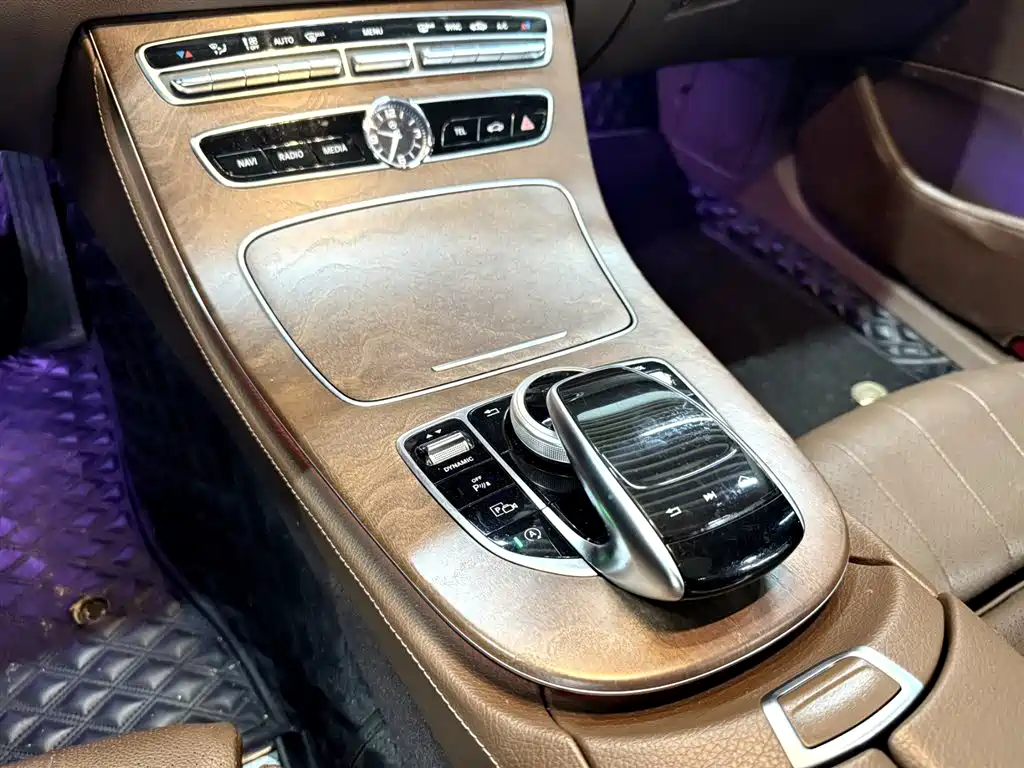 Mercedes-Benz Mercedes-Benz E-Class 2018 Facelift E 200 L 2018 - thumbnail 16