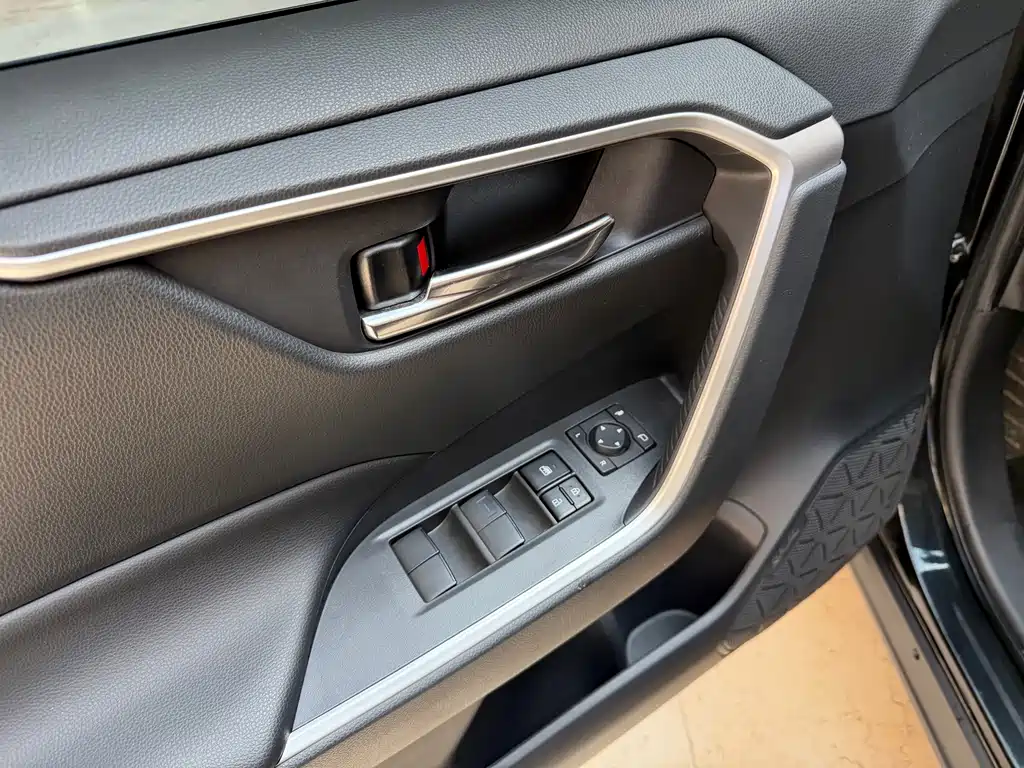 Toyota RAV4 2020 Hybrid 2.5L E-CVT 2WD Premium Edition 2020 - thumbnail 6