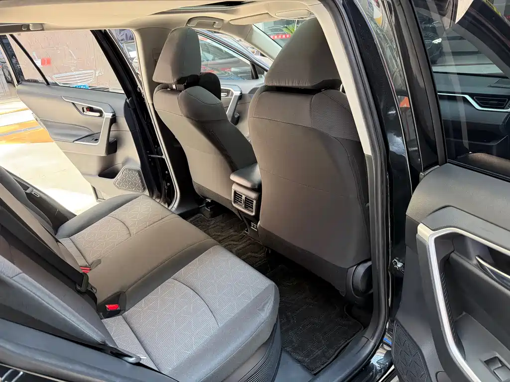 Toyota RAV4 2020 Hybrid 2.5L E-CVT 2WD Premium Edition 2020 - thumbnail 18