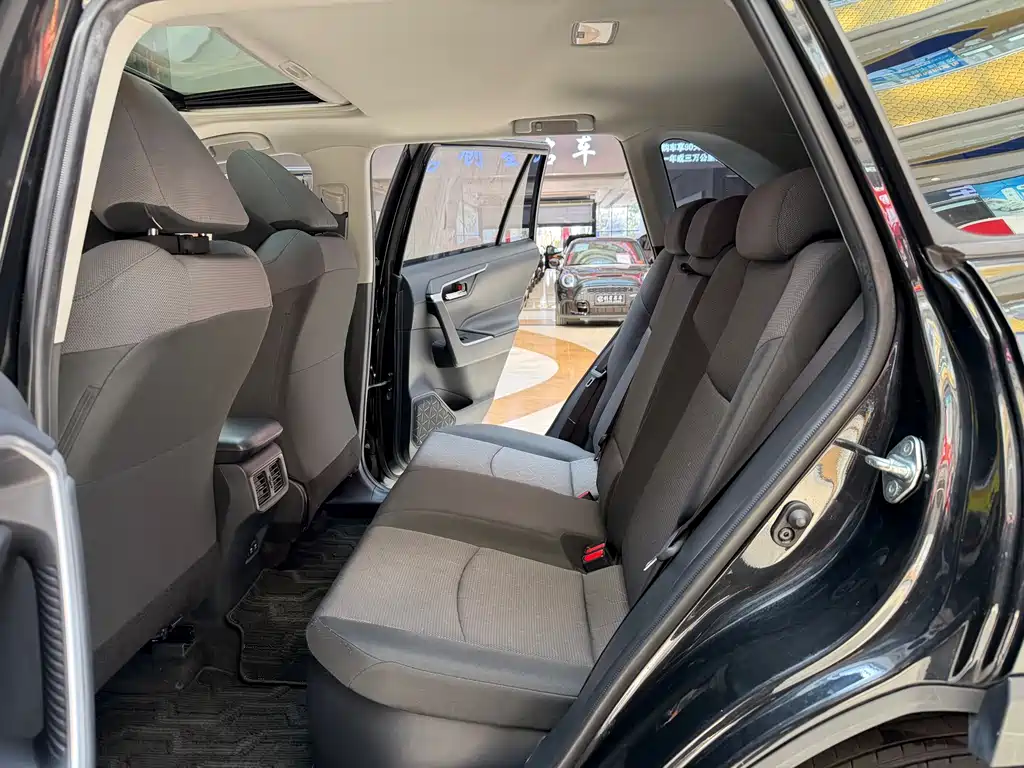 Toyota RAV4 2020 Hybrid 2.5L E-CVT 2WD Premium Edition 2020 - thumbnail 19