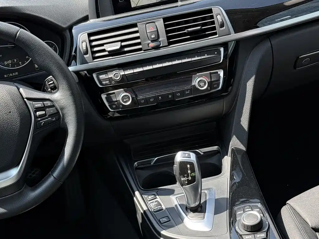 BMW BMW 3 Series GT 2018 320i Luxury Design Package 2018 - thumbnail 8