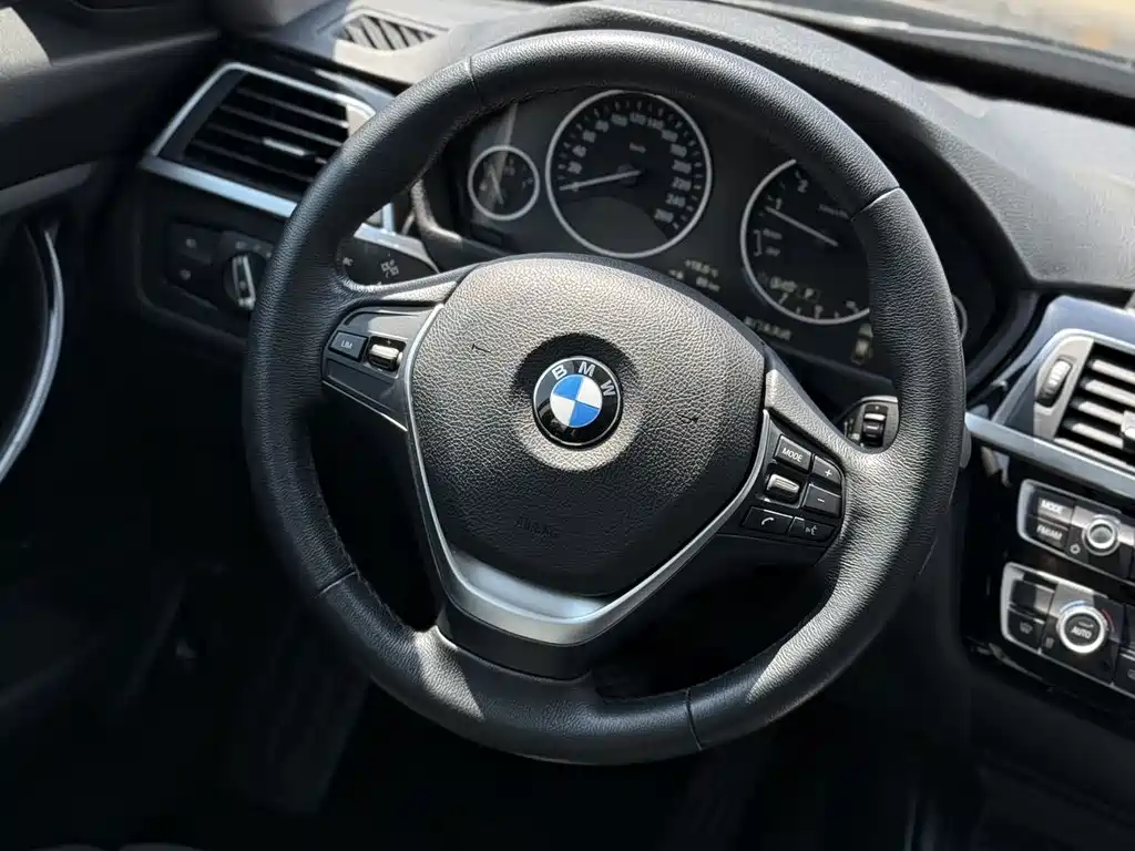 BMW BMW 3 Series GT 2018 320i Luxury Design Package 2018 - thumbnail 9