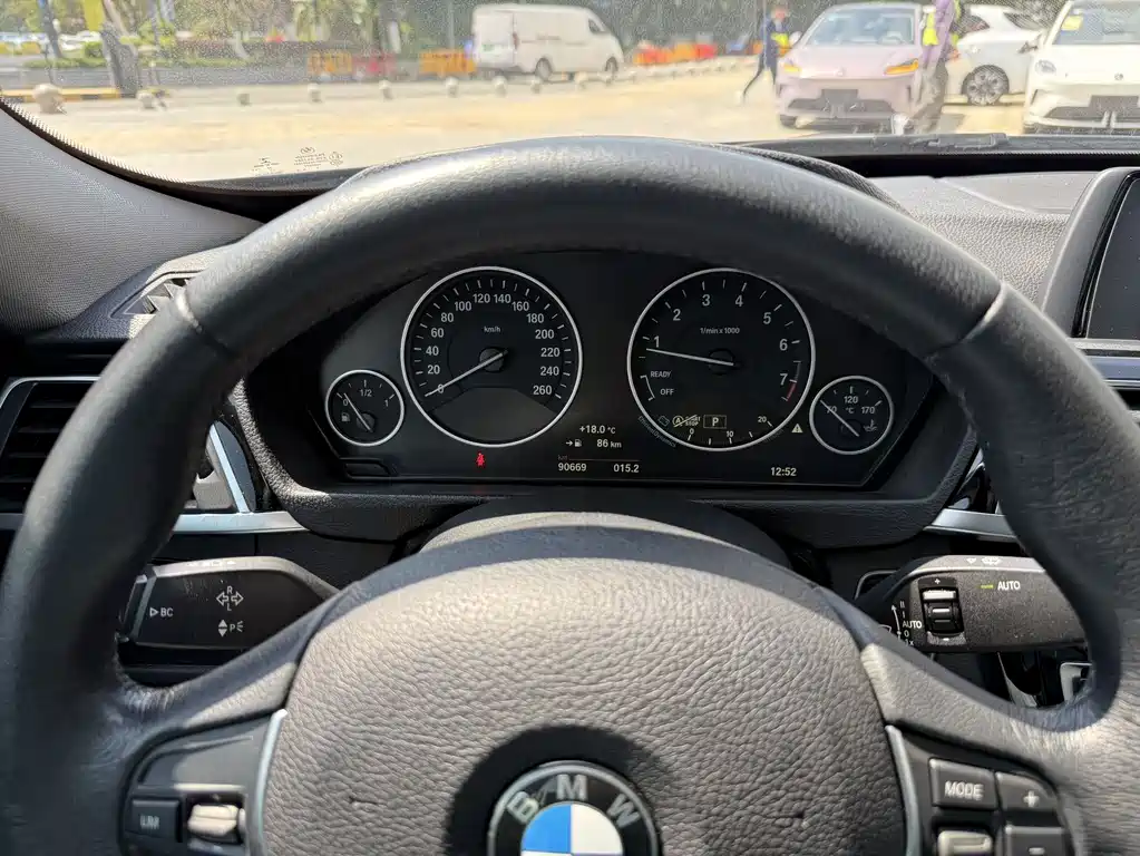 BMW BMW 3 Series GT 2018 320i Luxury Design Package 2018 - thumbnail 10