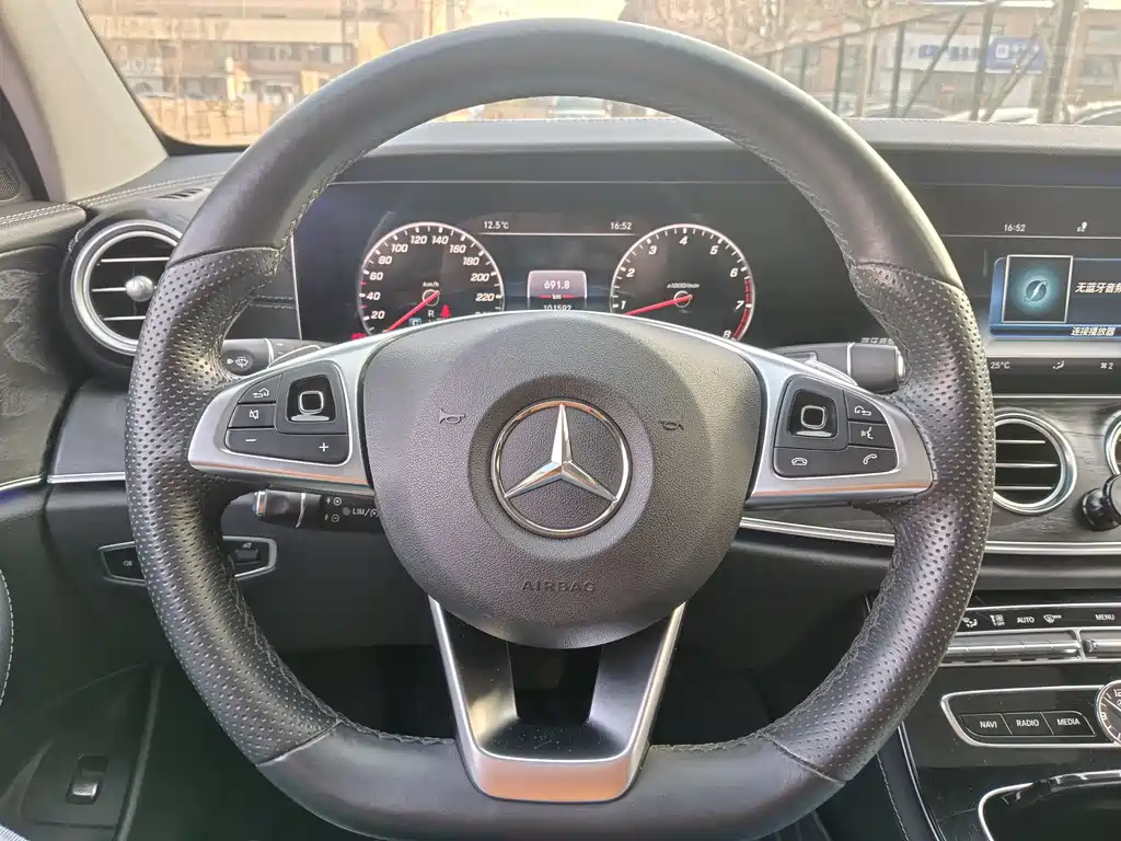 Mercedes-Benz Mercedes-Benz E-Class 2017 E 300 L Sport Fashion Edition 2017 - thumbnail 19