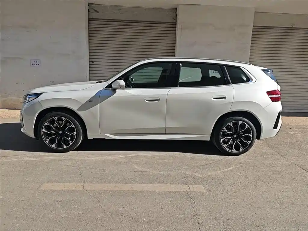 BMW BMW X3 2025 xDrive30L Premium M Sport Shadow Night Package 2025 - thumbnail 5