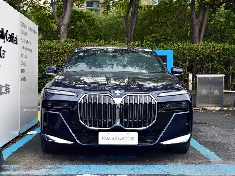 BMW BMW 7 Series 2023 Model Year Facelift 740Li Executive M Sport Package 2024 - thumbnail 3