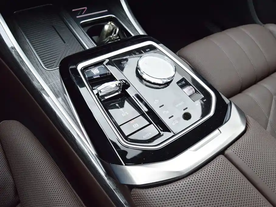 BMW BMW 7 Series 2023 Model Year Facelift 740Li Executive M Sport Package 2024 - thumbnail 8