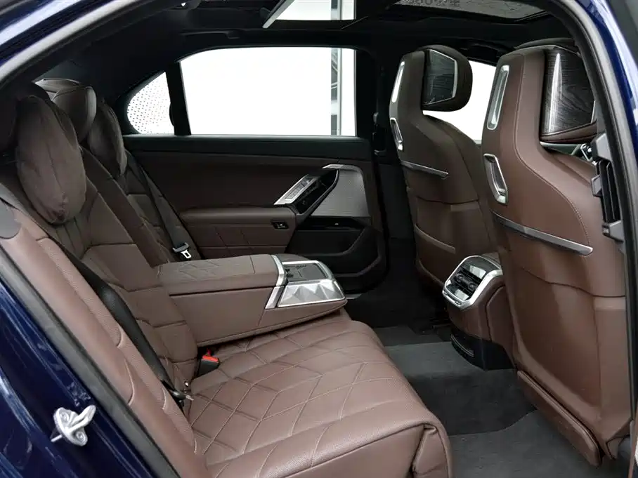 BMW BMW 7 Series 2023 Model Year Facelift 740Li Executive M Sport Package 2024 - thumbnail 12