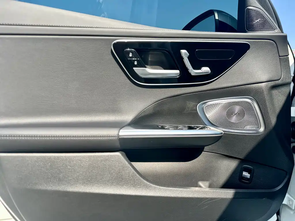 Mercedes-Benz Mercedes-Benz C-Class 2025 Model Year Facelift C 260 L Night Sport Edition 2025 - thumbnail 4