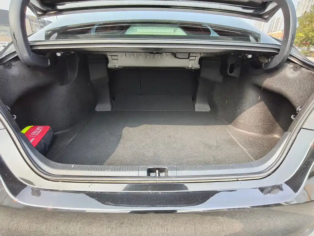 Toyota Toyota Camry 2019 2.5G Luxury Edition China V 2020 - thumbnail 18