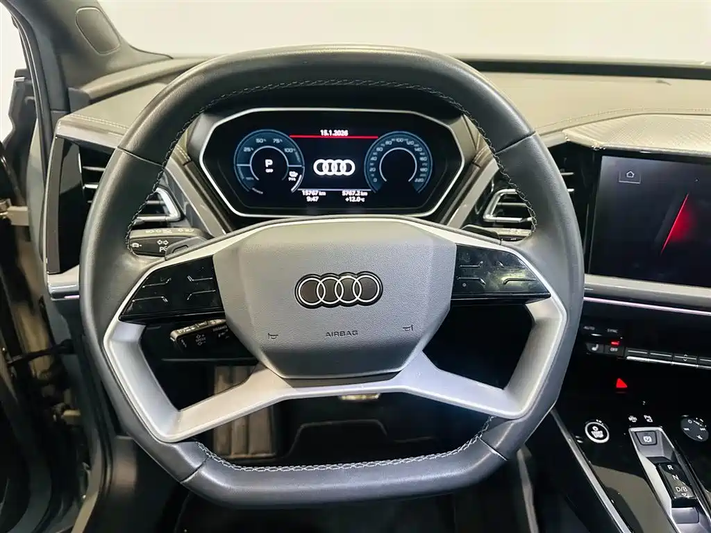 Audi Audi Q4 e-tron 2024 50 e-tron quattro Dark Night Edition 2024 - thumbnail 13