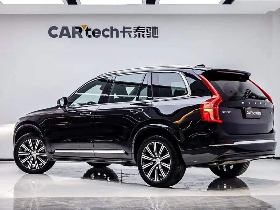 Volvo Volvo XC90 2023 B5 Momentum Luxury 7-seater 2023 - thumbnail 4