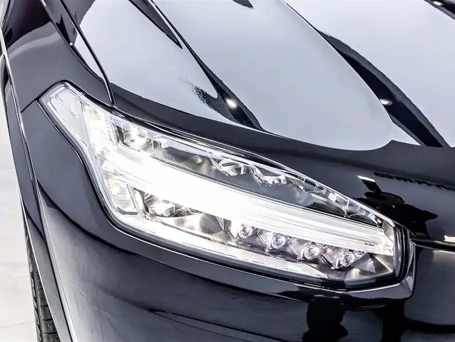 Volvo Volvo XC90 2023 B5 Momentum Luxury 7-seater 2023 - thumbnail 16