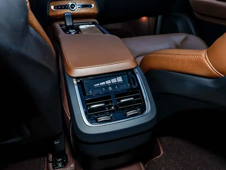 Volvo Volvo XC90 2023 B5 Momentum Luxury 7-seater 2023 - thumbnail 23