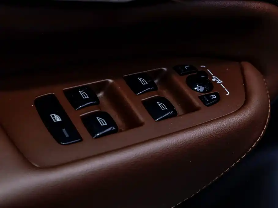 Volvo Volvo XC90 2023 B5 Momentum Luxury 7-seater 2023 - thumbnail 24