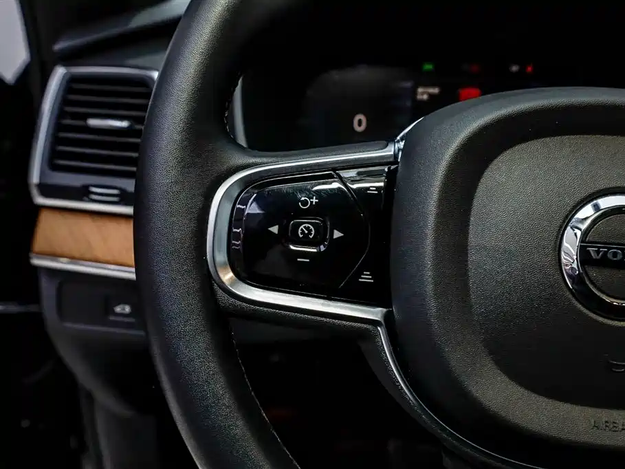 Volvo Volvo XC90 2023 B5 Momentum Luxury 7-seater 2023 - thumbnail 26