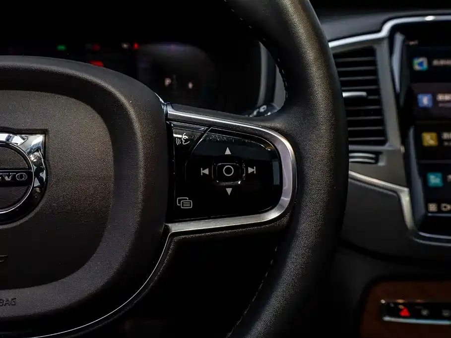 Volvo Volvo XC90 2023 B5 Momentum Luxury 7-seater 2023 - thumbnail 27