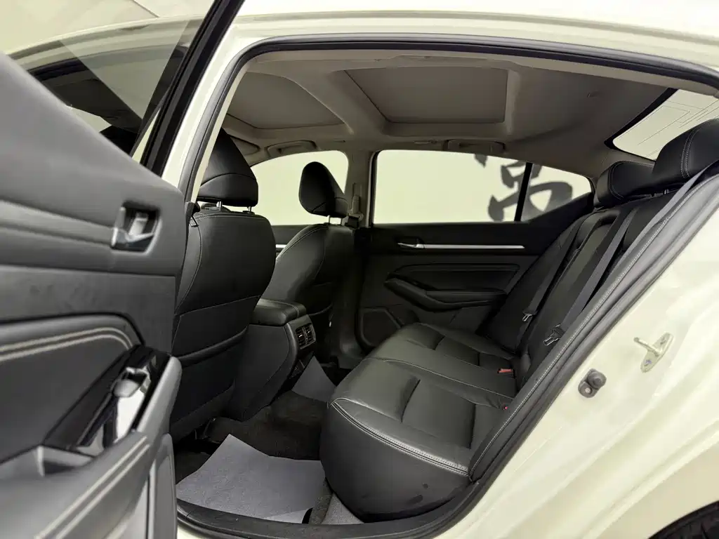 Nissan Nissan Altima 2020 Model Year Facelift 2.0T XL Intelligent Edition 2021 - thumbnail 6