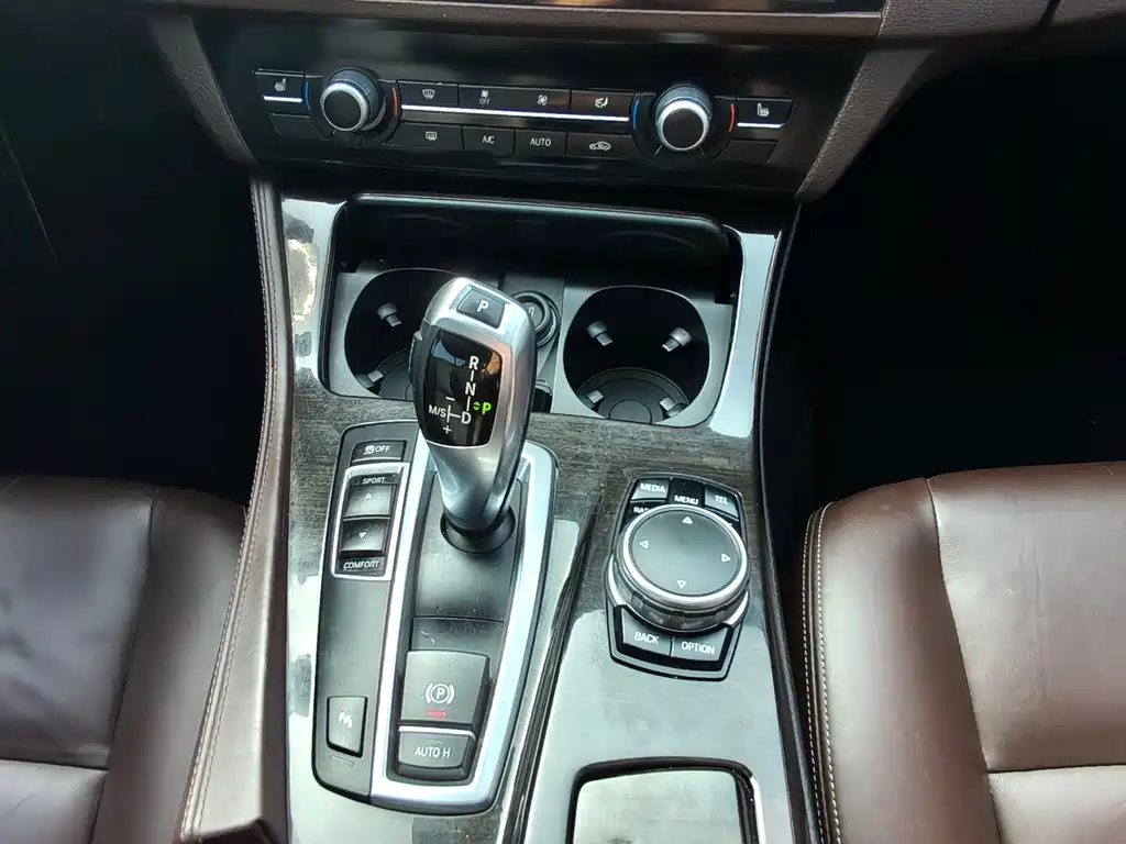 BMW BMW 5 Series 2014 525Li Luxury Design Package 2015 - thumbnail 10