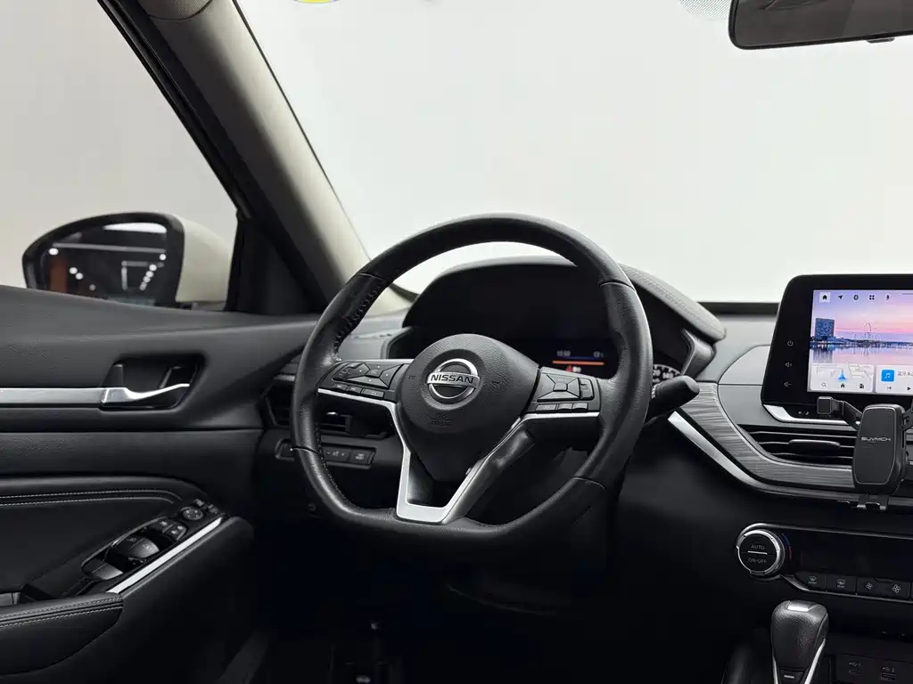 Nissan Nissan Altima 2020 Model Year Facelift 2.0T XL Intelligent Edition 2021 - thumbnail 8