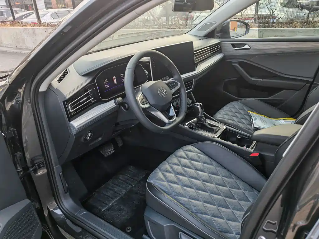 Volkswagen Volkswagen Sagitar 2024 300TSI DSG Comfortline 2024 - thumbnail 4
