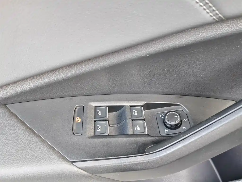 Volkswagen Volkswagen Sagitar 2024 300TSI DSG Comfortline 2024 - thumbnail 7