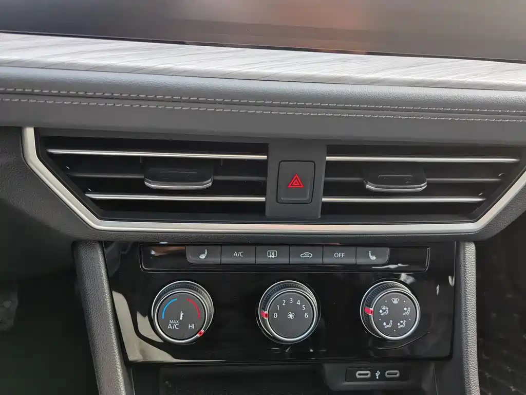 Volkswagen Volkswagen Sagitar 2024 300TSI DSG Comfortline 2024 - thumbnail 11