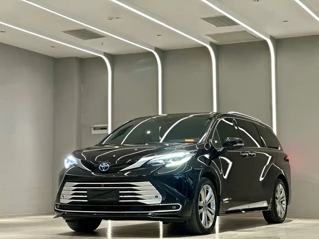 Toyota Toyota Sienna 2023 2.5L Hybrid Platinum Edition 2023
